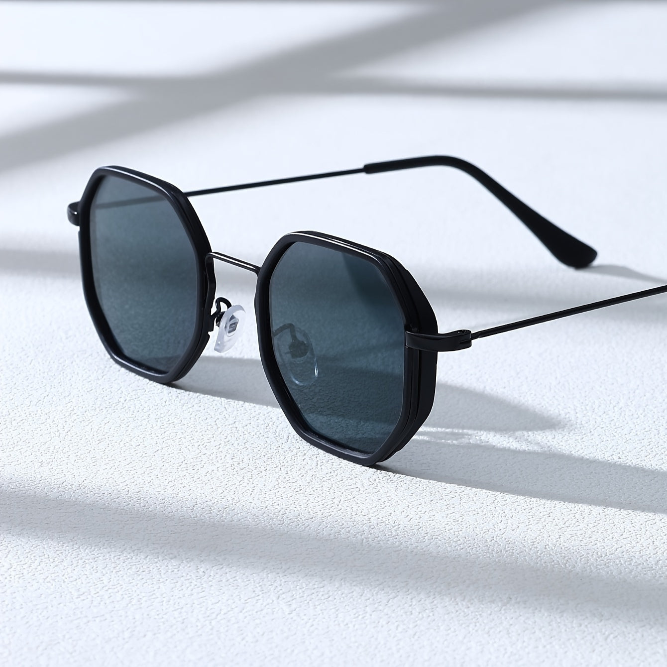 1 Pair Men'S Classic Retro Elegant Fashion Glasses, Casual Style Copper Alloy Frame with PC Polycarbonate Lenses, Decorative Everyday Wear for Hiking and Leisure